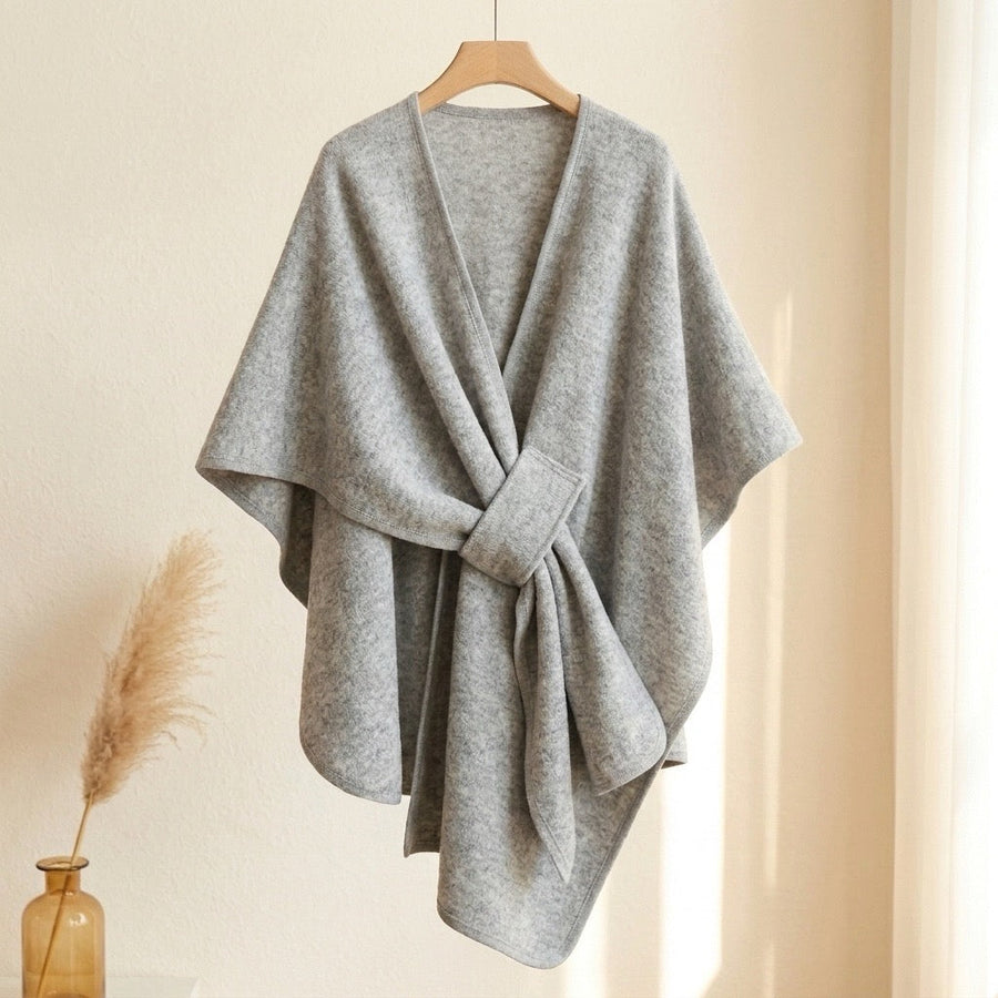 VALERIA | CAPA TIPO PONCHO DE PUNTO CON CINTURÓN