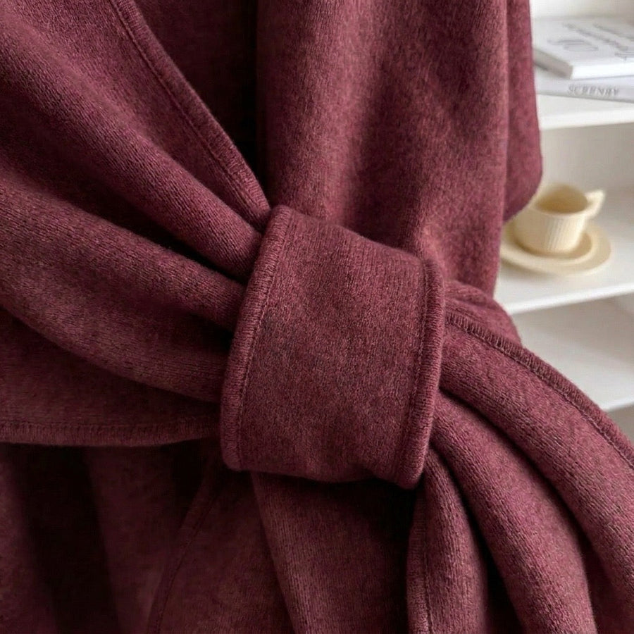 VALERIA | CAPA TIPO PONCHO DE PUNTO CON CINTURÓN
