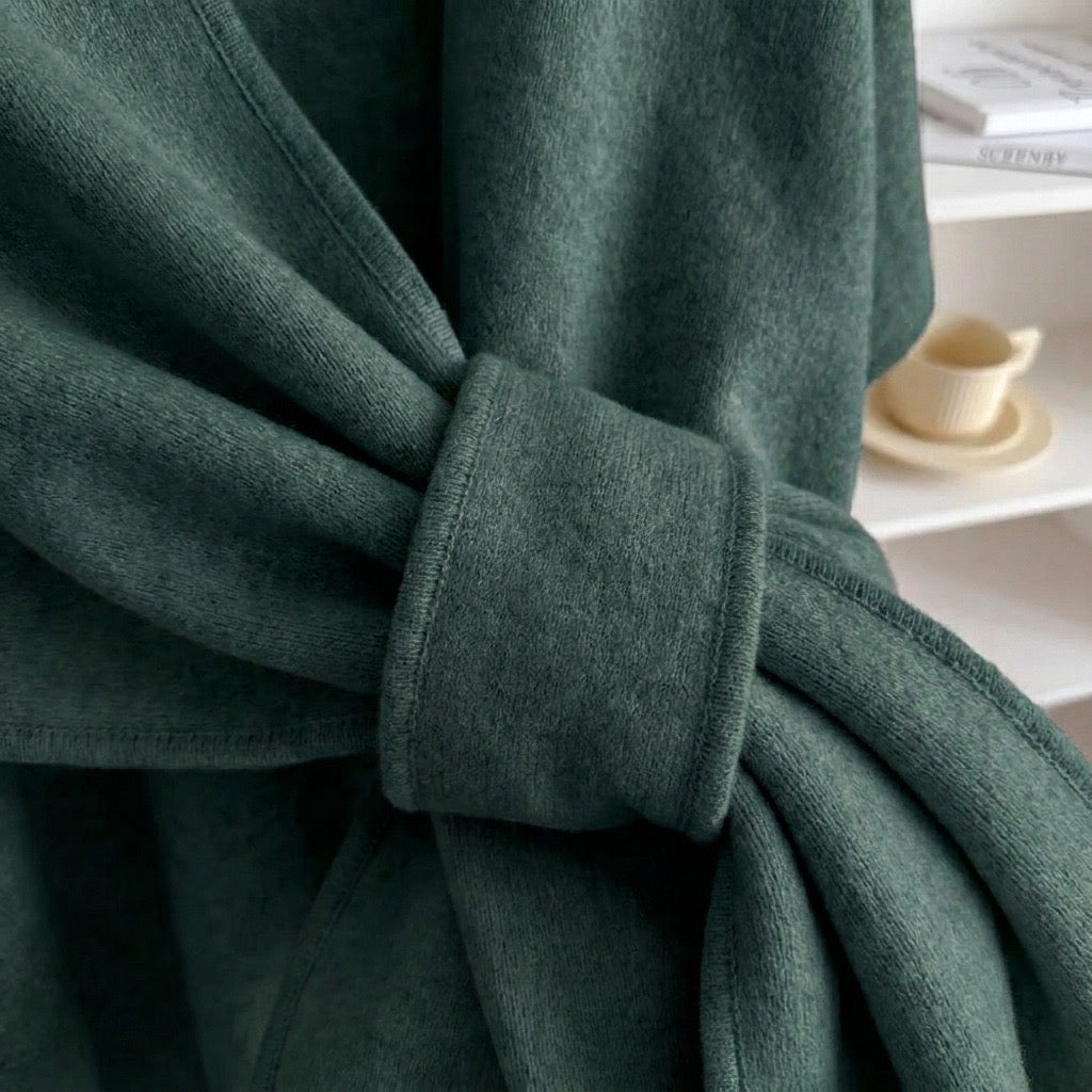 VALERIA | CAPA TIPO PONCHO DE PUNTO CON CINTURÓN