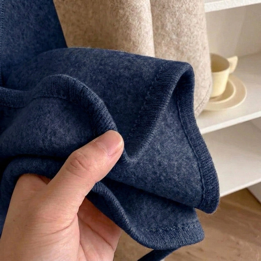 VALERIA | CAPA TIPO PONCHO DE PUNTO CON CINTURÓN