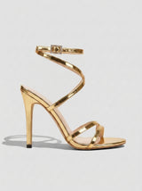 Chloé Heel | Patent leather high heel with ankle strap