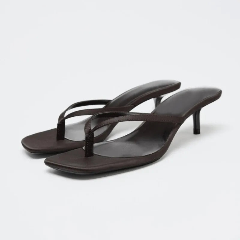 Sandalia Noa | Kitten heel con punta cuadrada
